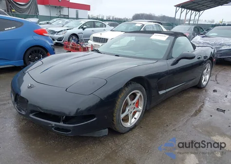 2001 Chevrolet Corvette z USA, uszkodzony, nr VIN 1G1YY32G815117698
